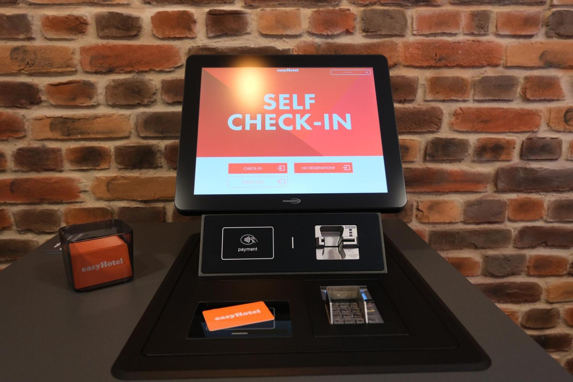 Easyhotel Zuerich Main Station Eksteriør bilde